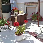 2 Bedroom Cozy In 公寓