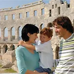 Apartament 2 Bedroom Cozy In Pula