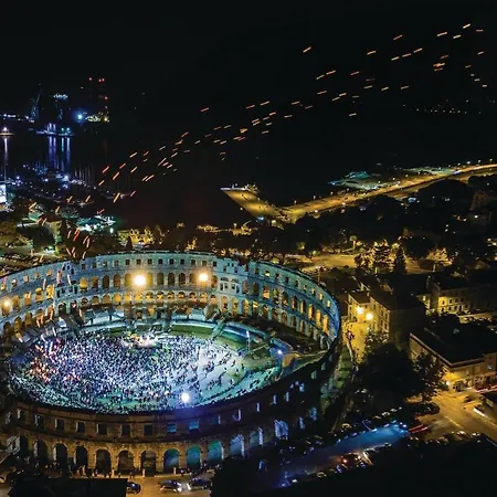 2 Bedroom Cozy In Apartamento *