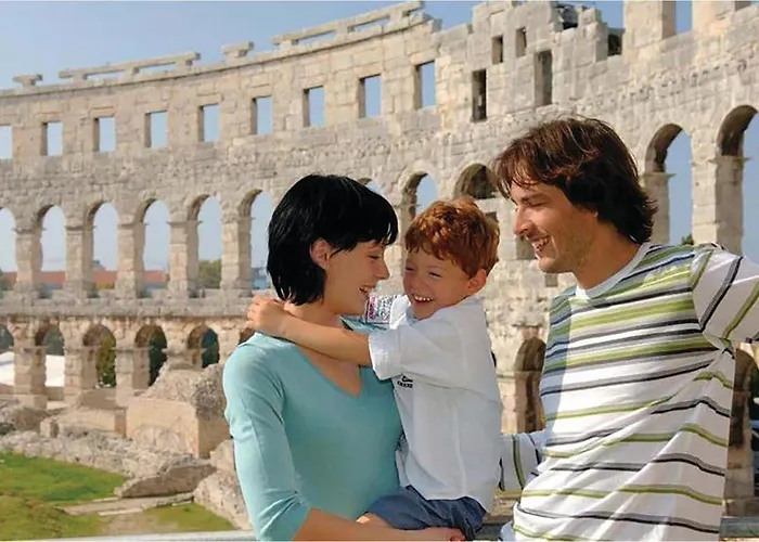 Apartment 2 Bedroom Cozy In Pula